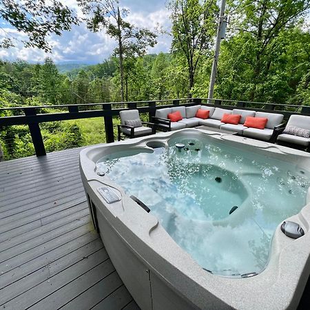 Experience Luxury At Smoky Mountain Hideaway, Just 5 Miles From Downtown Gatlinburg Villa Eksteriør billede