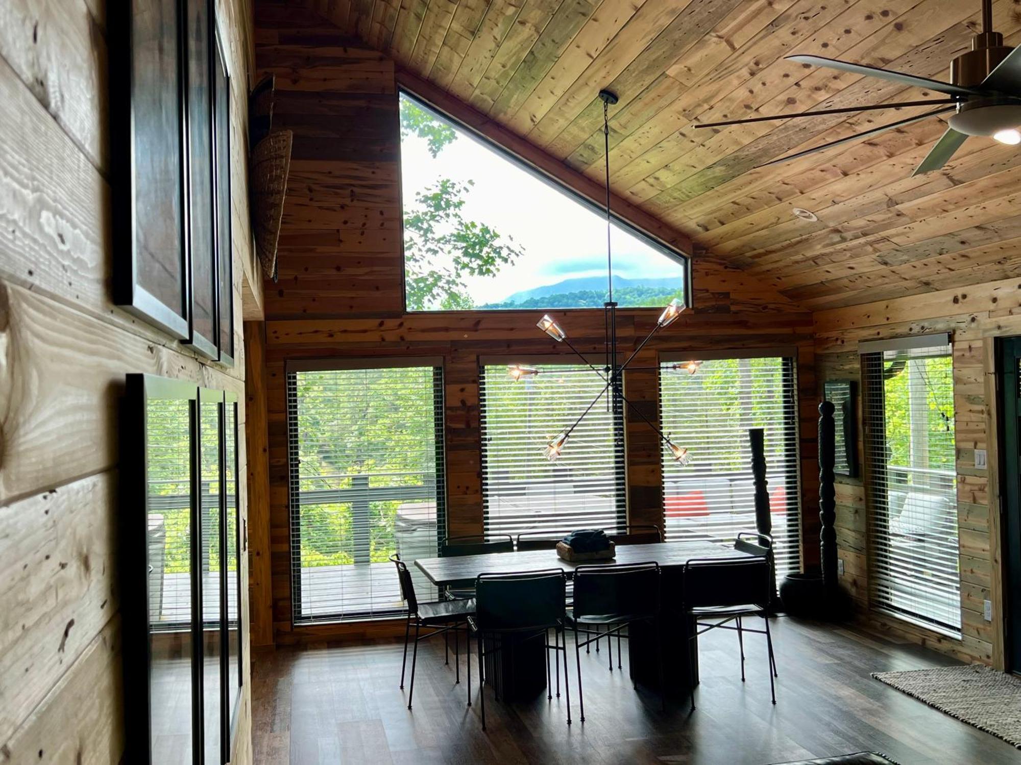 Experience Luxury At Smoky Mountain Hideaway, Just 5 Miles From Downtown Gatlinburg Villa Eksteriør billede