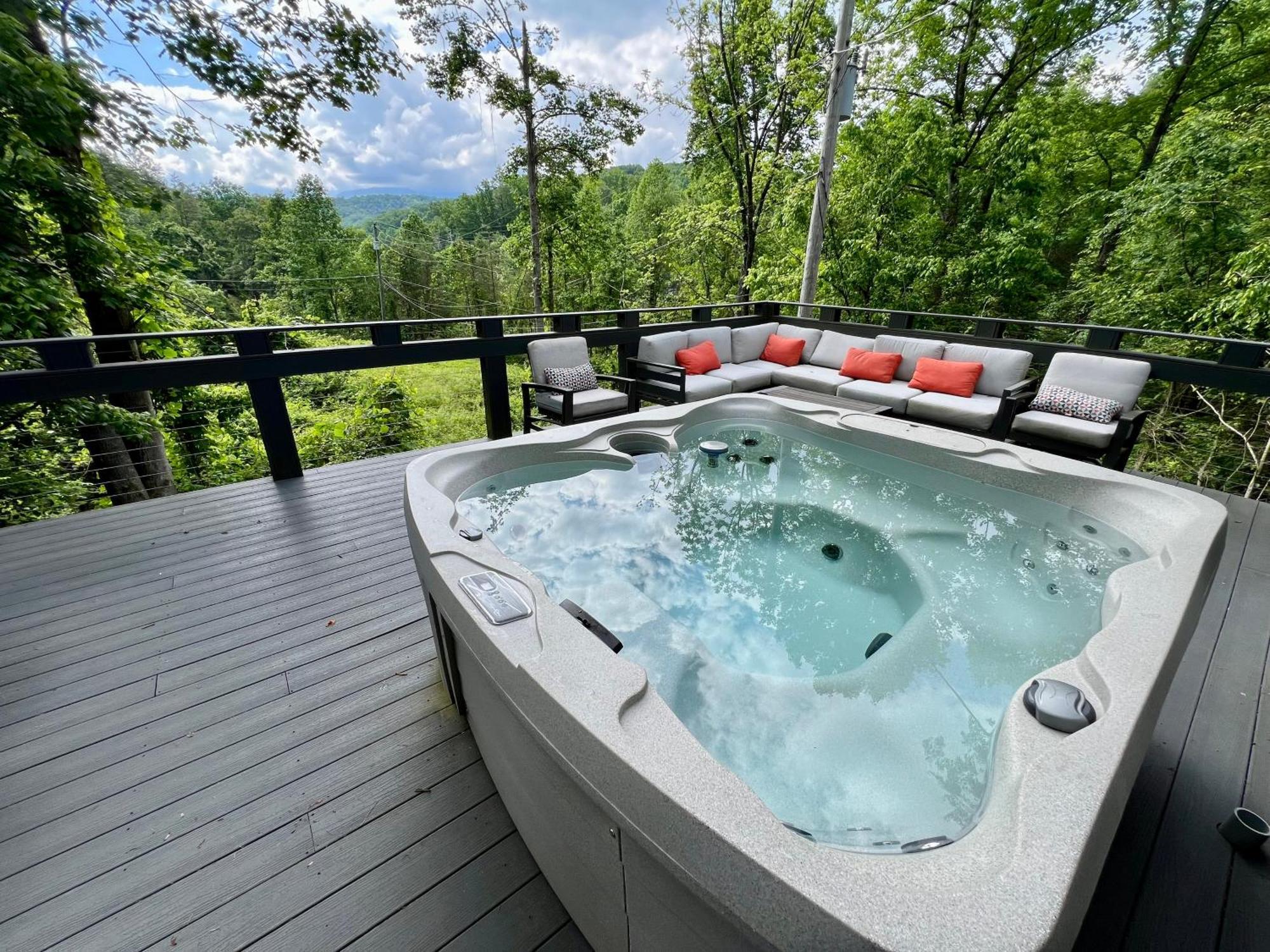 Experience Luxury At Smoky Mountain Hideaway, Just 5 Miles From Downtown Gatlinburg Villa Eksteriør billede